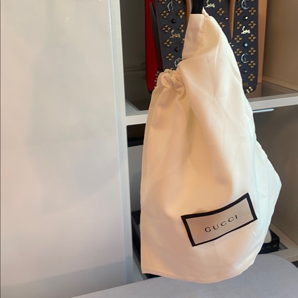 Gucci • Drawstring Dust Bag - Picture 3 of 8